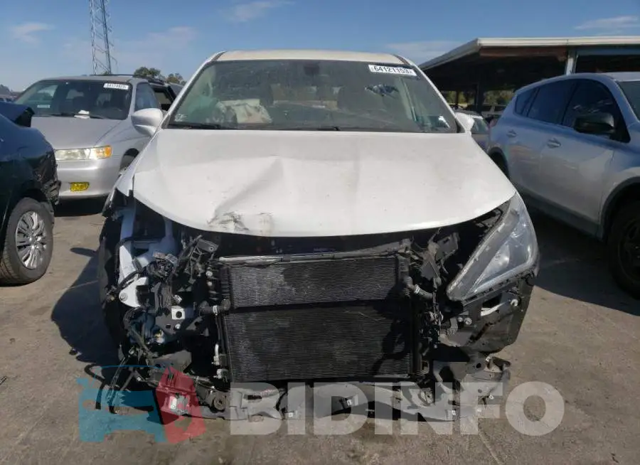 2C4RC1H70JR334333 Photo# 5
