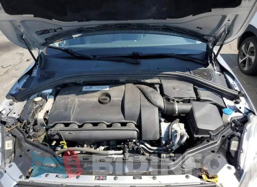 YV4902RK8F2633055 Photo# 12