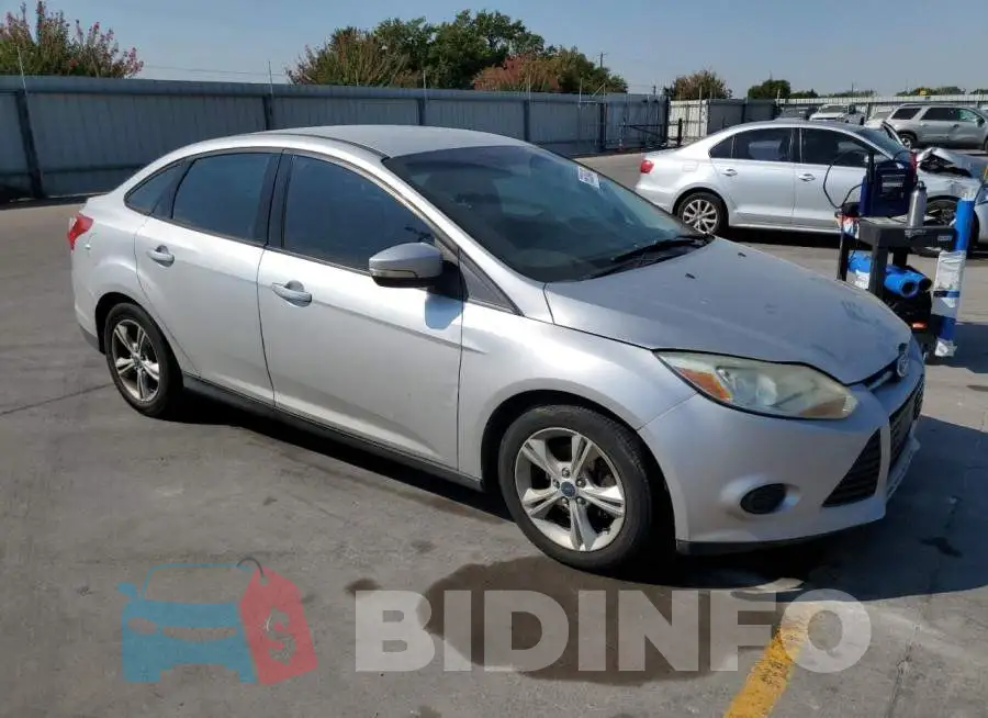 1FADP3F28EL372933 Photo# 4