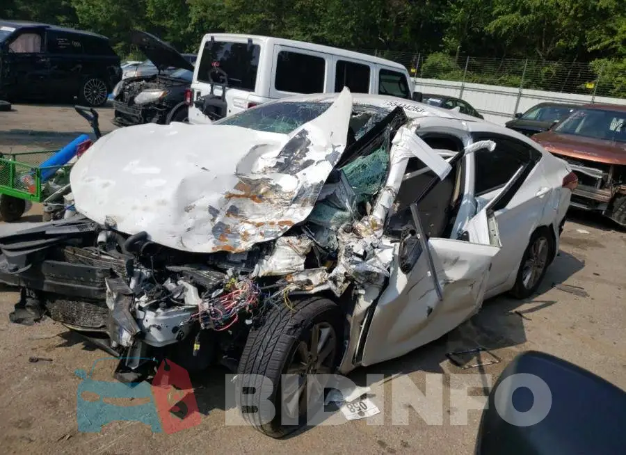 5NPDH4AE8FH557780 Photo# 1