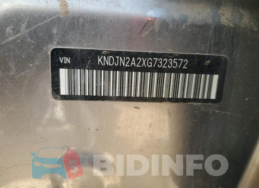 KNDJN2A2XG7323572 Photo# 12