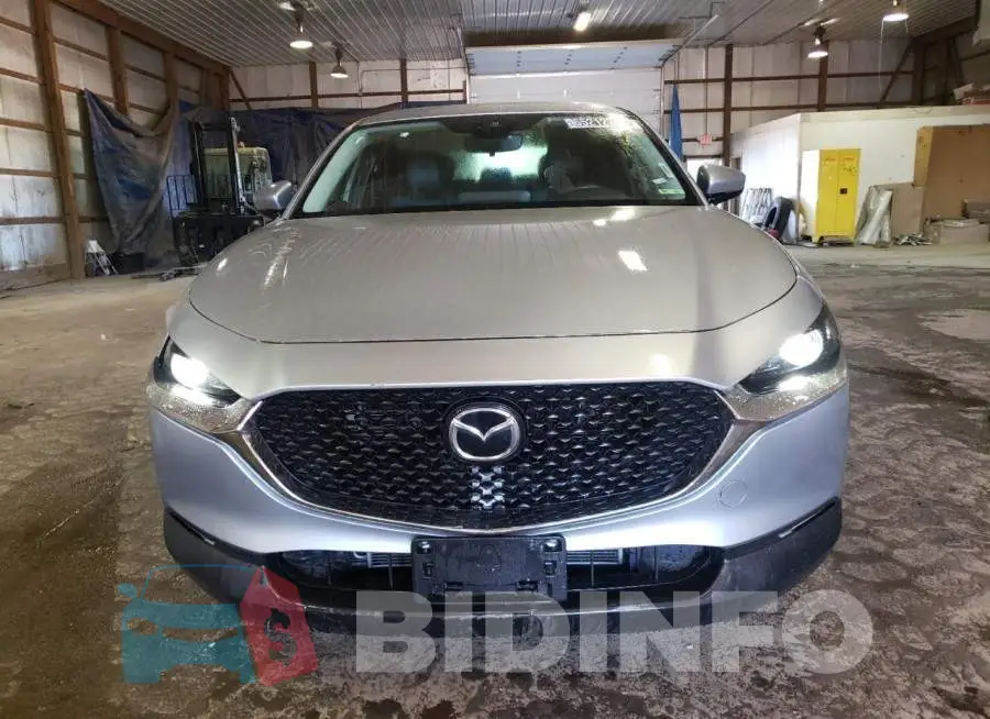 3MVDMBBL4MM256877 Photo# 5