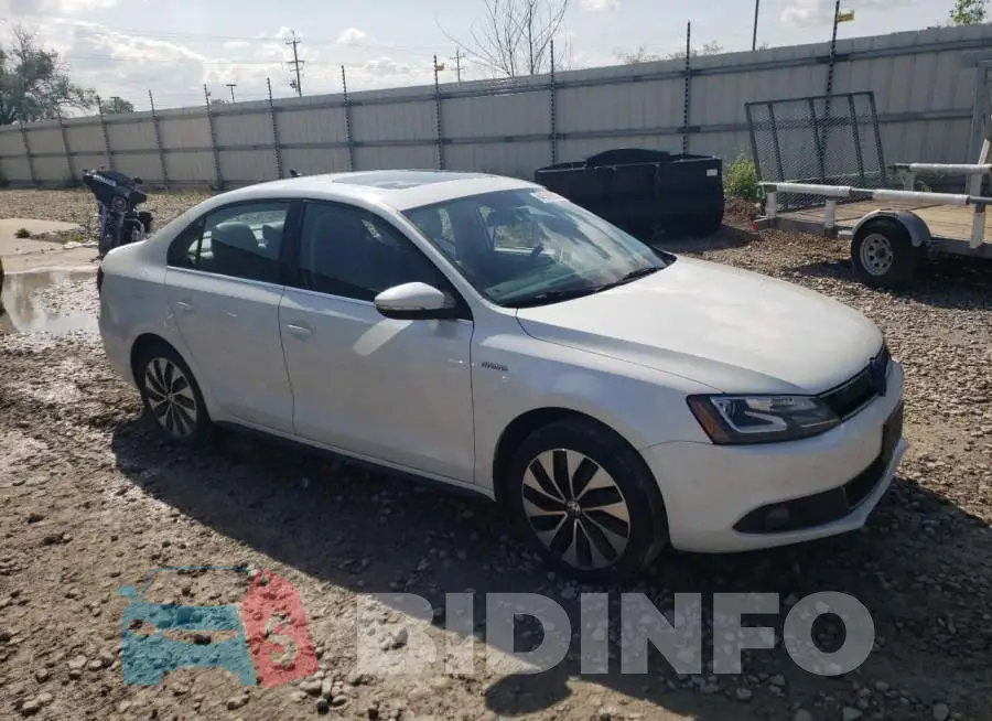 3VW637AJXEM317450 Photo# 4