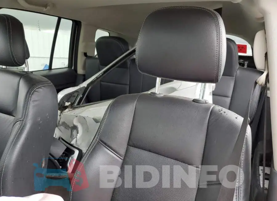 1C4NJDAB2FD175085 Photo# 10