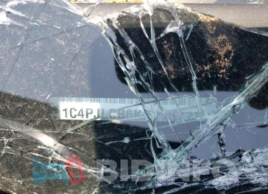 1C4PJLCB6KD175777 Photo# 14