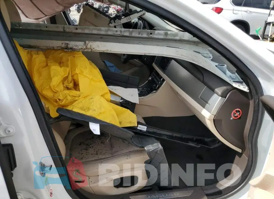 SAJBD4BV4HCY48231 Photo# 7