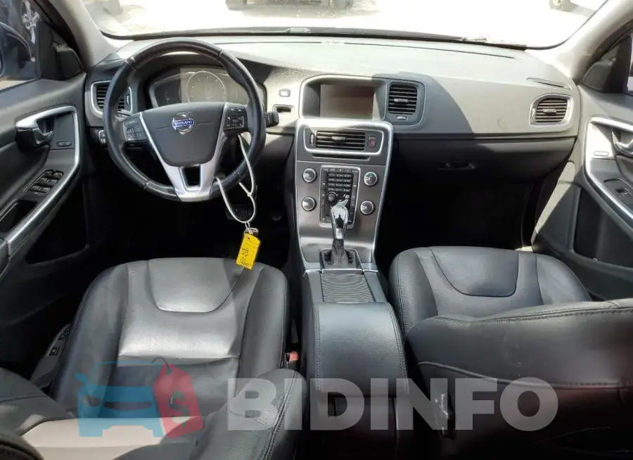 YV140MFB2F1306261 Photo# 8