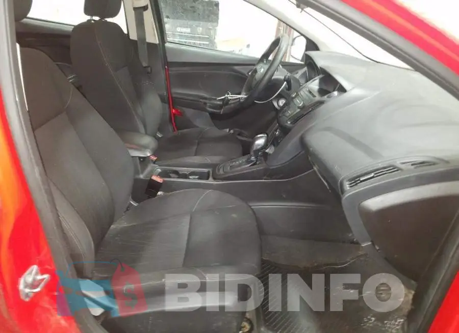 1FADP3F22GL338179 Photo# 5