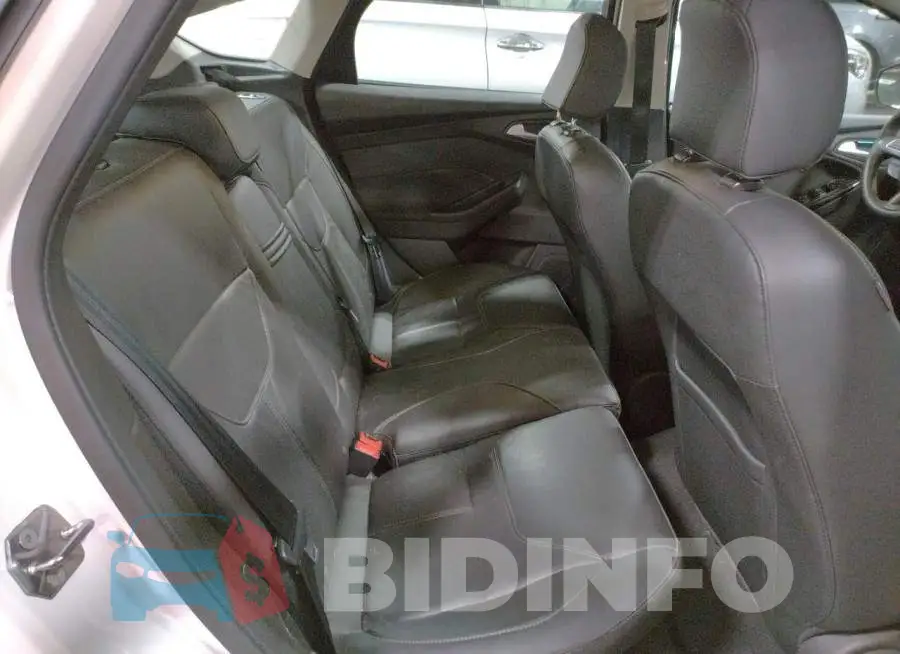 1FADP3N29GL319193 Photo# 10