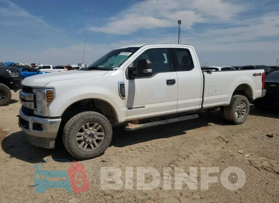 1FT7X2BT5KEF50877 Photo# 1