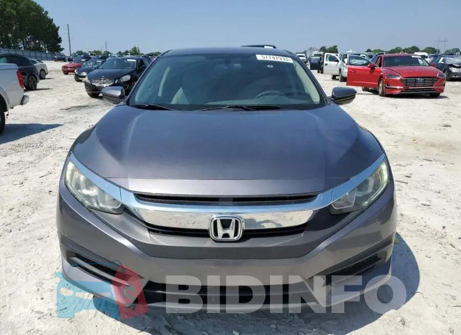 19XFC2F52GE217793 Photo# 5