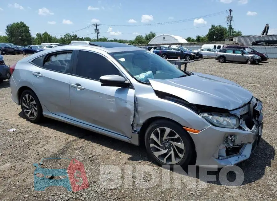19XFC2F72HE217196 Photo# 4