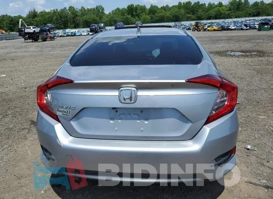19XFC2F72HE217196 Photo# 6