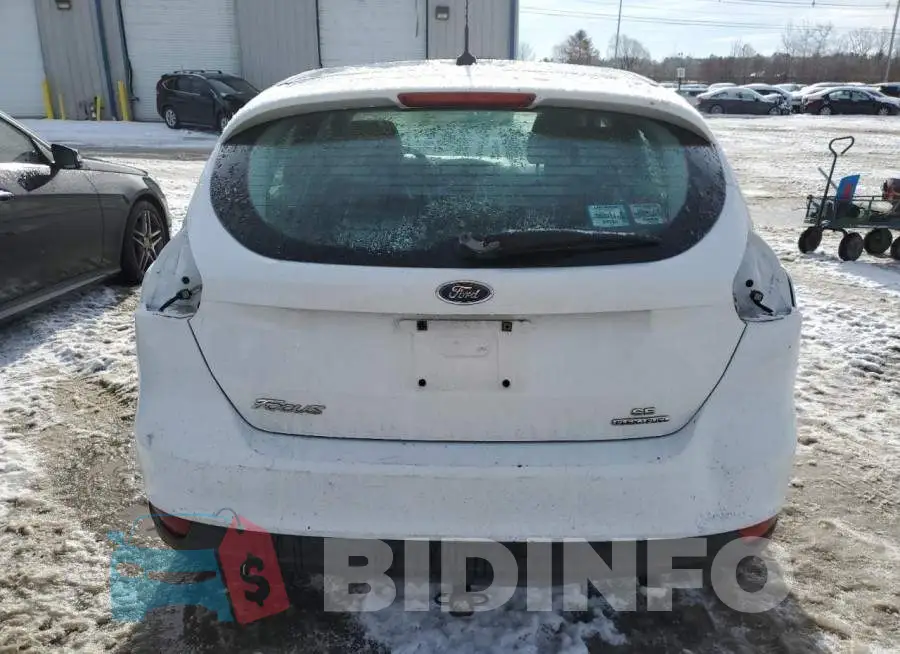 1FADP3K25FL327181 Photo# 6