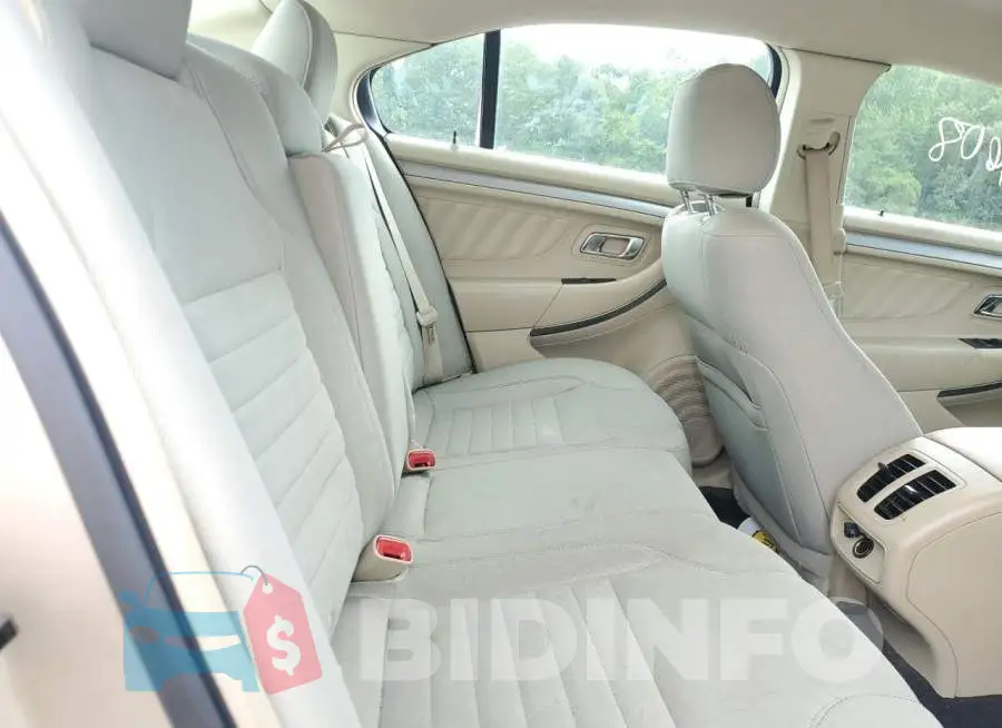 1FAHP2D89JG102454 Photo# 10