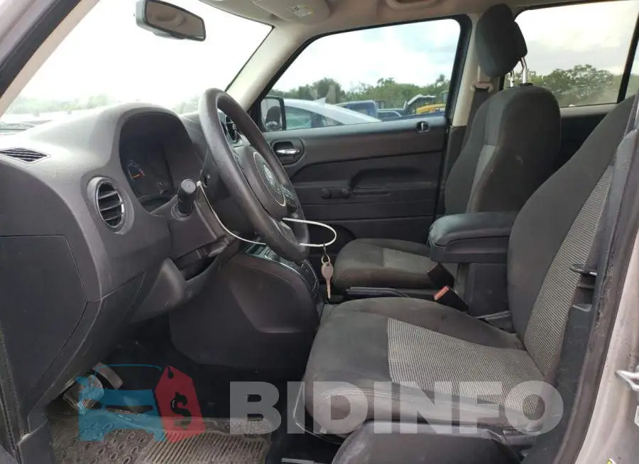 1C4NJPBB2HD157432 Photo# 7