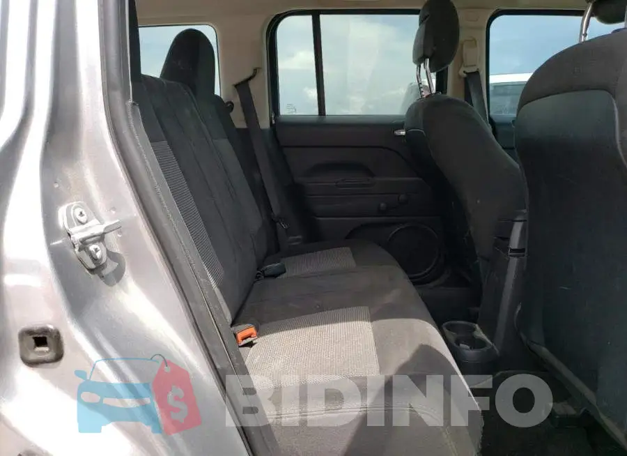 1C4NJPBB2HD157432 Photo# 11