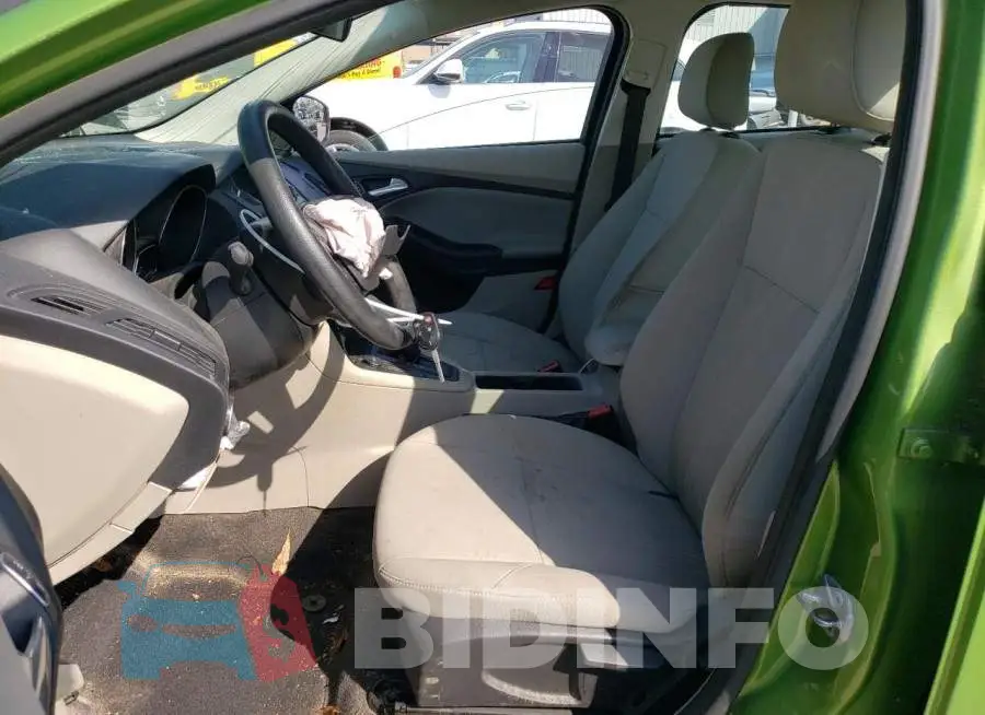 1FADP3F2XJL275193 Photo# 7