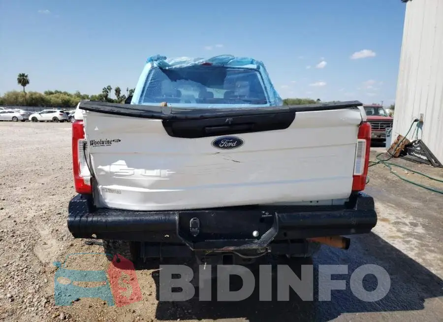 1FT7W2B60JEB70373 Photo# 6