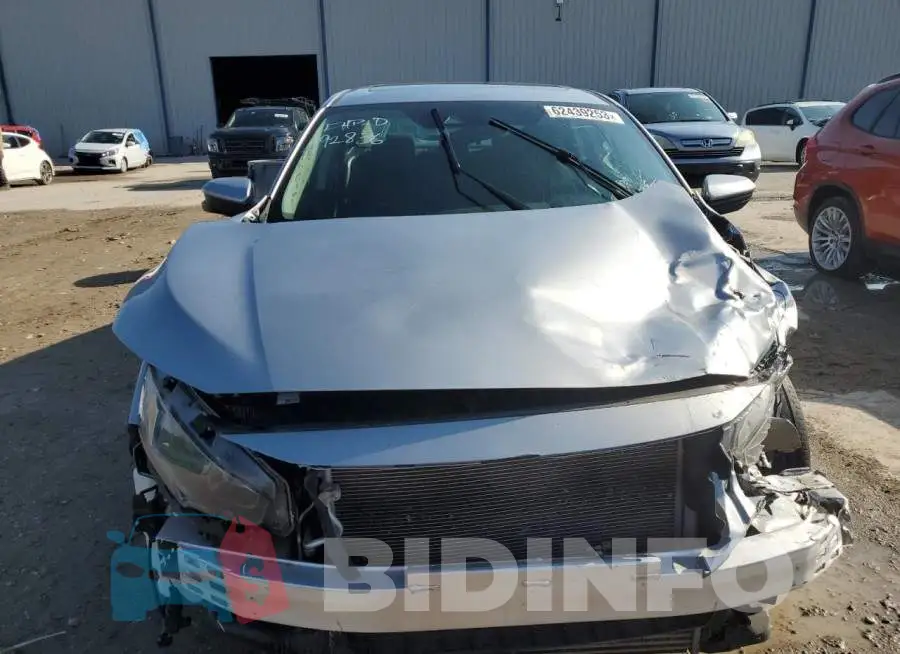 19XFC1F35KE210712 Photo# 5