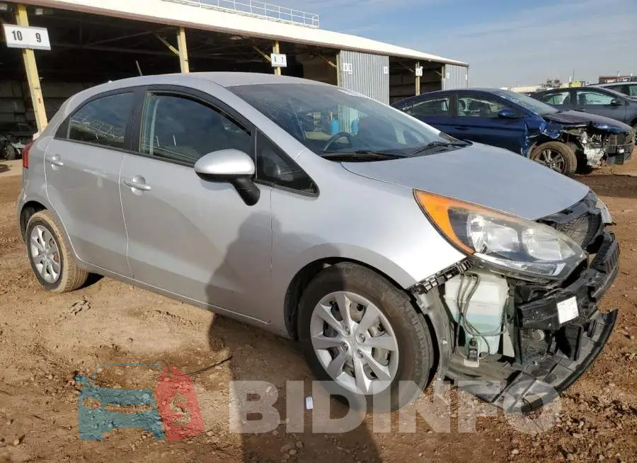 KNADM5A31G6647085 Photo# 4