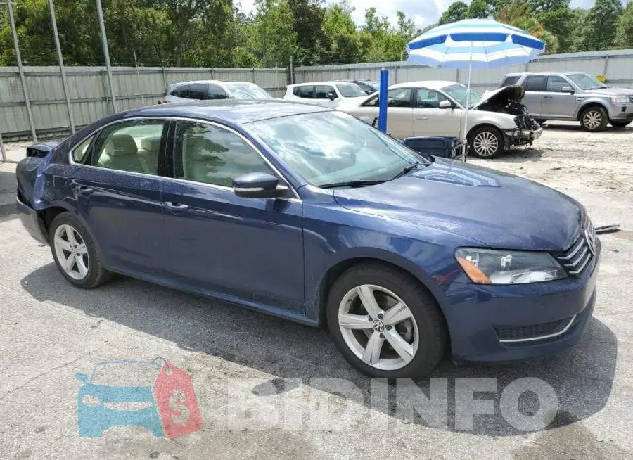 1VWBS7A32EC054438 Photo# 4
