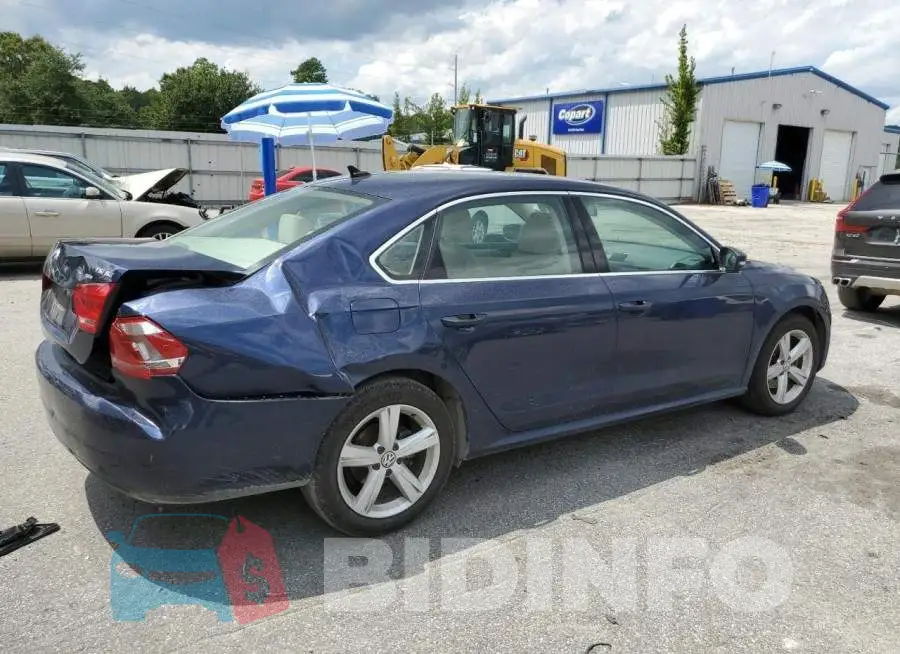 1VWBS7A32EC054438 Photo# 3