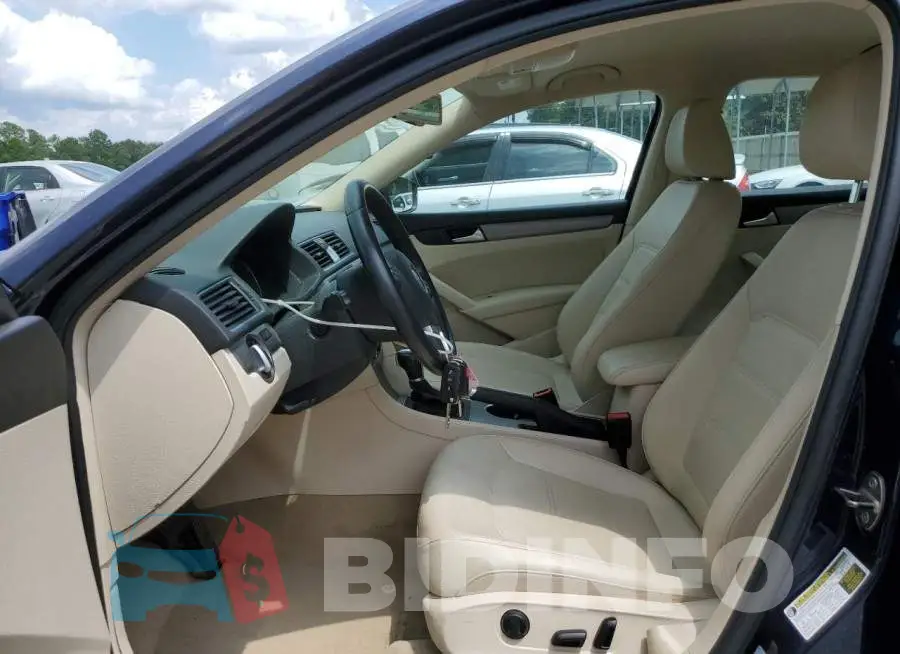 1VWBS7A32EC054438 Photo# 7