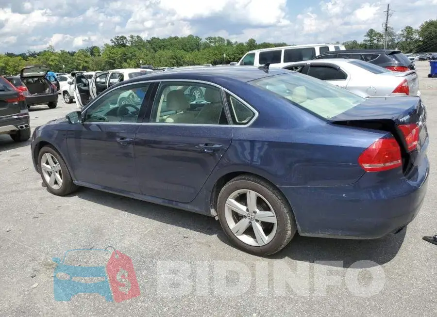 1VWBS7A32EC054438 Photo# 2
