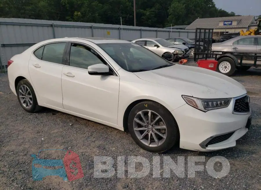 19UUB1F50JA001814 Photo# 4