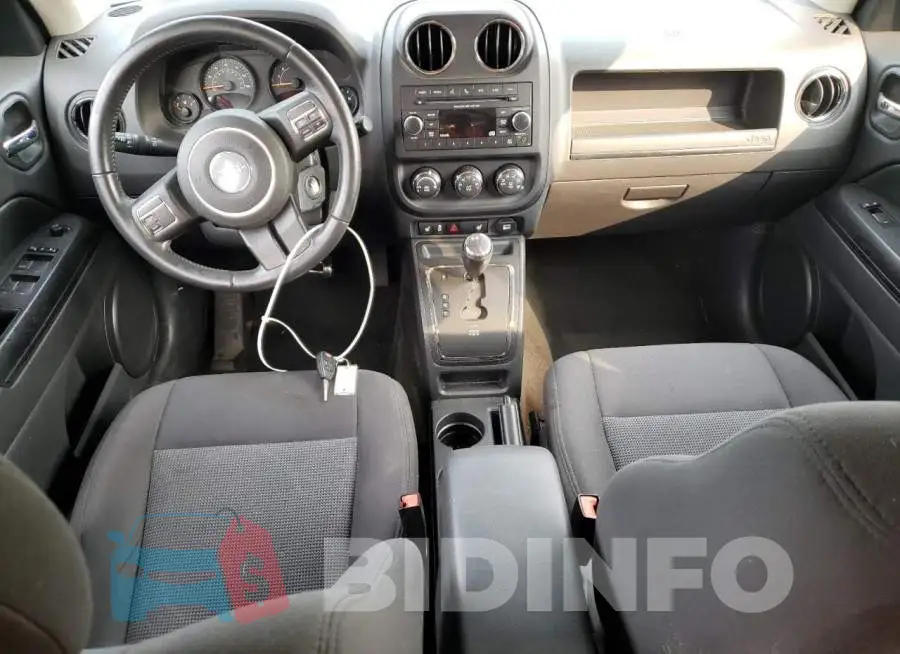 1C4NJRFB7GD738994 Photo# 8