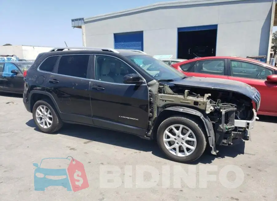 1C4PJLCB3FW547036 Photo# 4