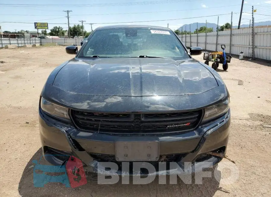 2C3CDXJG9FH817921 Photo# 5
