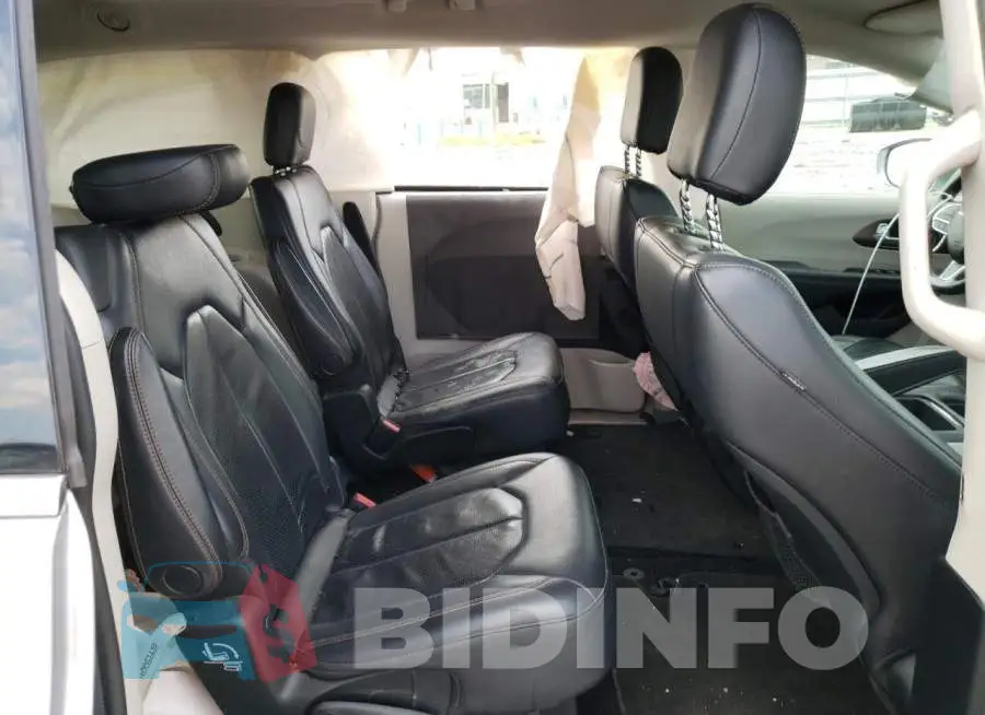 2C4RC1BG2JR120758 Photo# 11