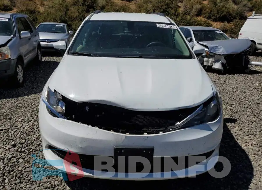 2C4RC1DG4LR255160 Photo# 5
