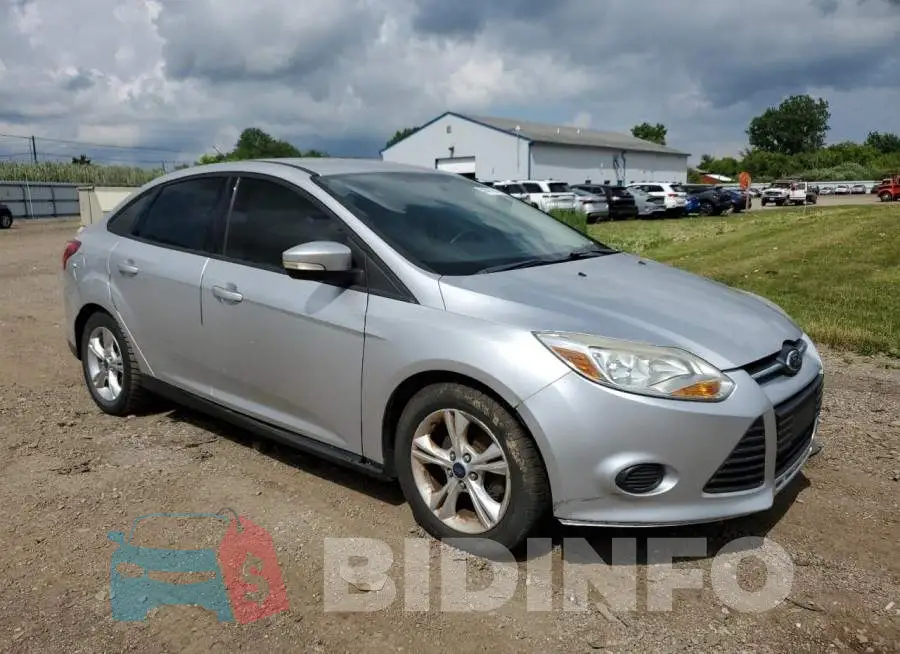 1FADP3F2XEL326827 Photo# 4