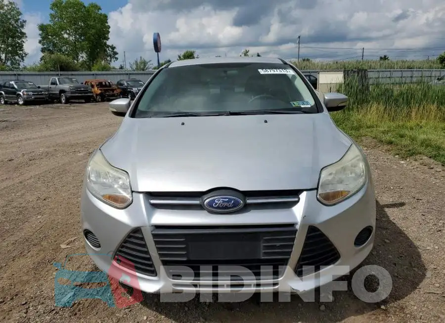 1FADP3F2XEL326827 Photo# 5