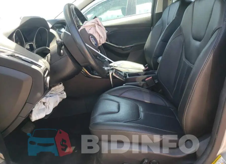 1FADP3N27HL250831 Photo# 7