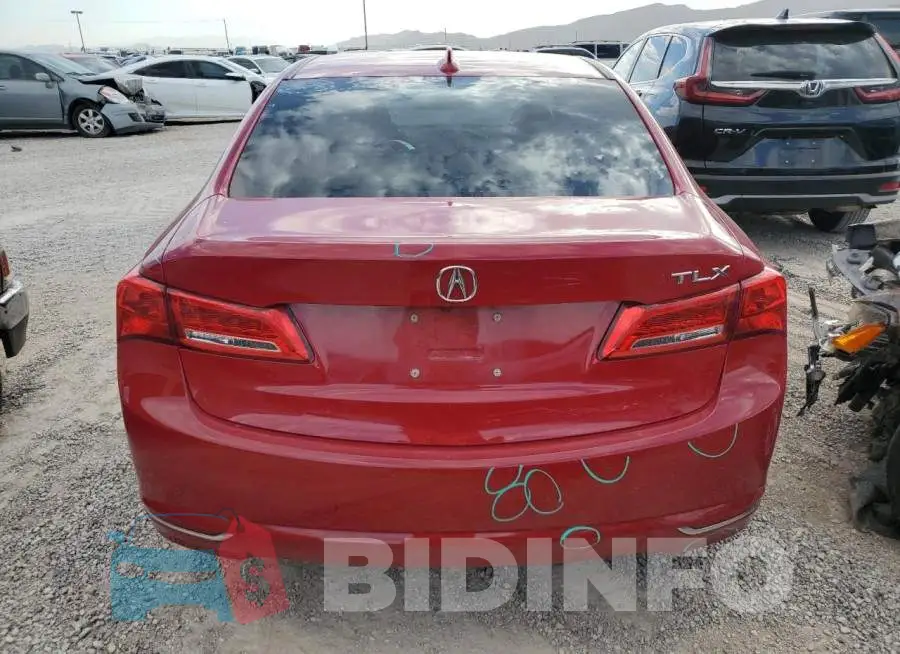 19UUB1F52JA007663 Photo# 6