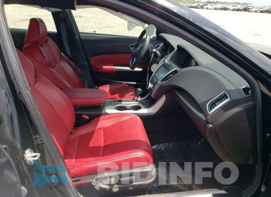 19UUB1F65LA010567 Photo# 7