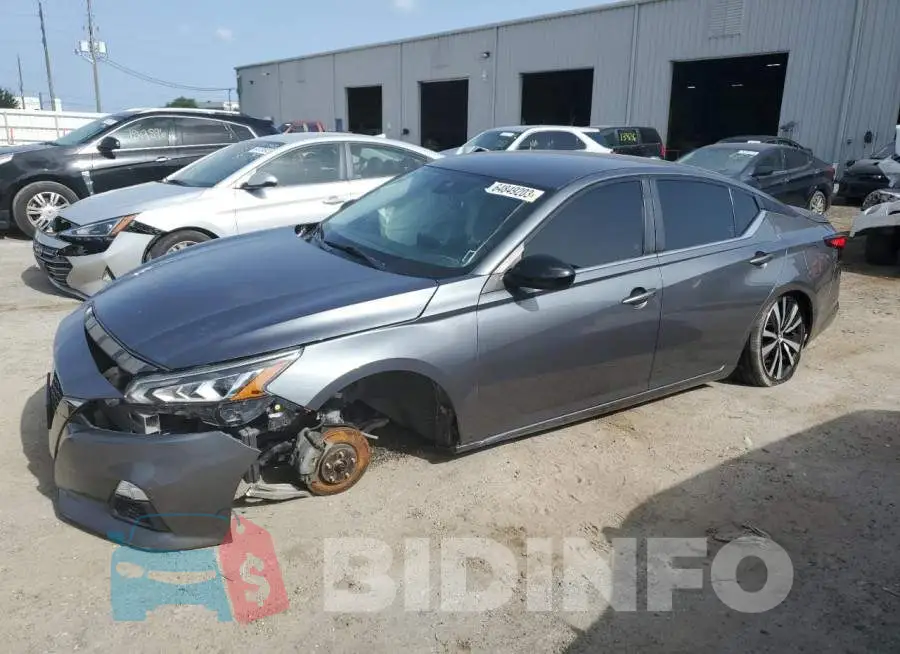 1N4BL4CV8LN315026 Photo# 1