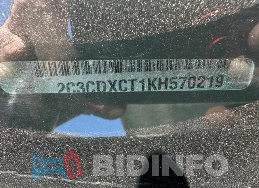 2C3CDXCT1KH570219 Photo# 10