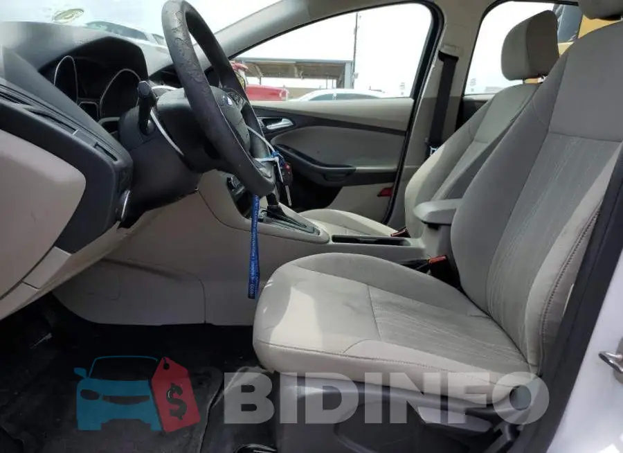 1FADP3F20FL330452 Photo# 7