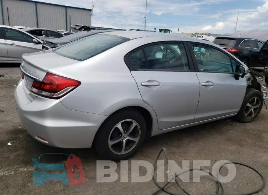 19XFB2F77FE103775 Photo# 3
