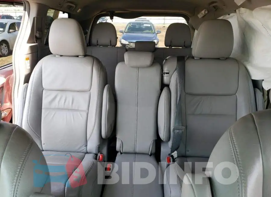 5TDYK3DCXFS686170 Photo# 10