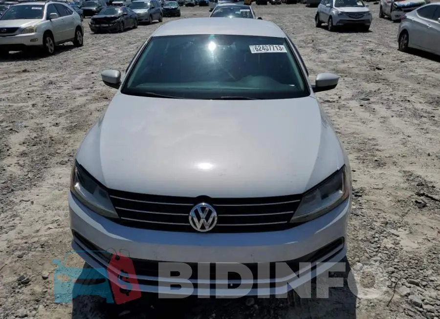 3VW2B7AJ3HM329039 Photo# 5
