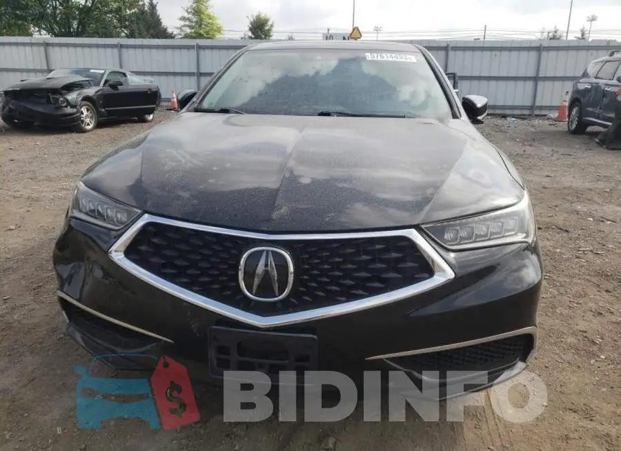 19UUB1F52JA006898 Photo# 5