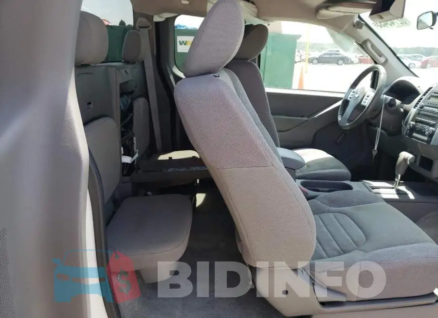 1N6BD0CTXGN735114 Photo# 10