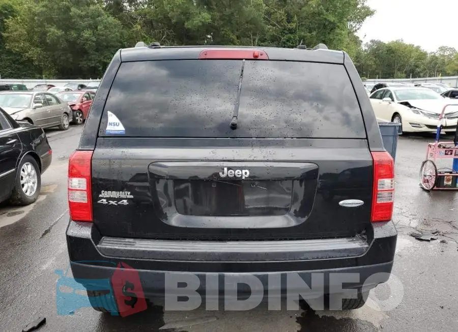 1C4NJRFB5ED742555 Photo# 6