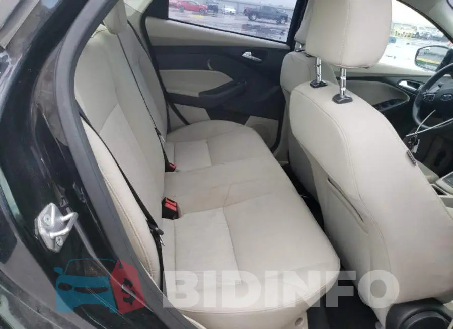1FADP3F20GL204965 Photo# 6